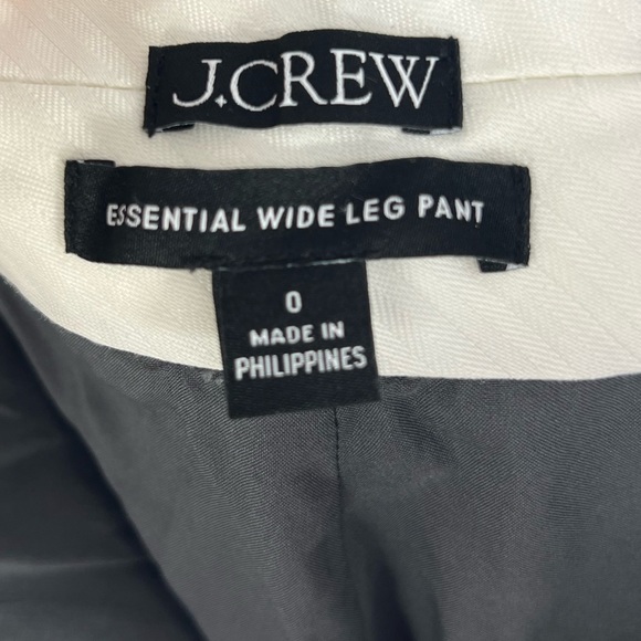 NEW / Wide-leg essential pant in grey herringbone Italian wool blend / B003 - Picture 5 of 9